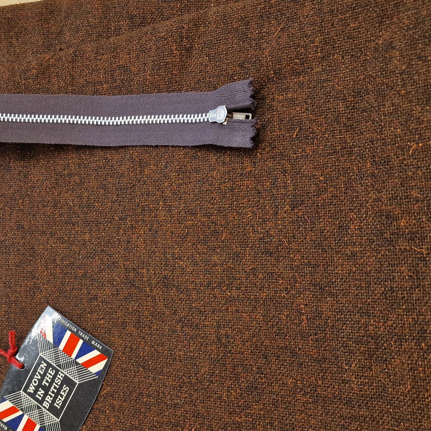 Kjollängd med blixtlås och knapp- TEXTIL-LOPPIS