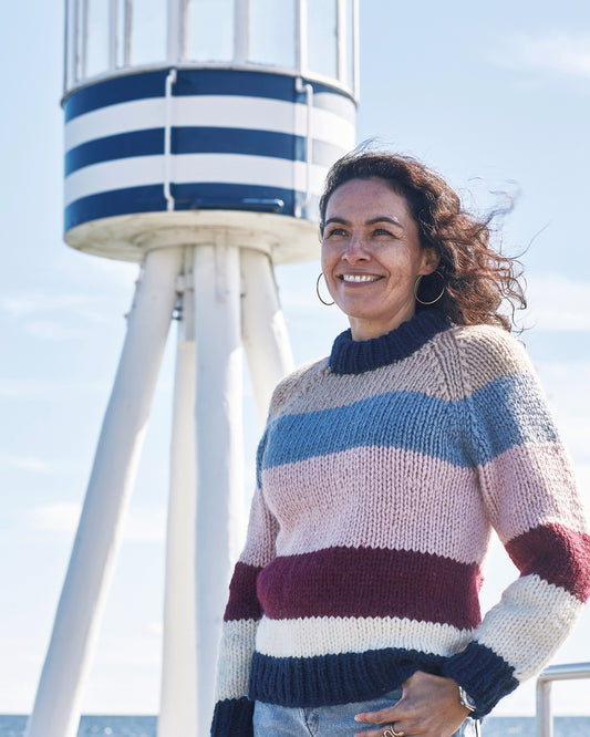 Raglansweater med ränder i Betty från Permin