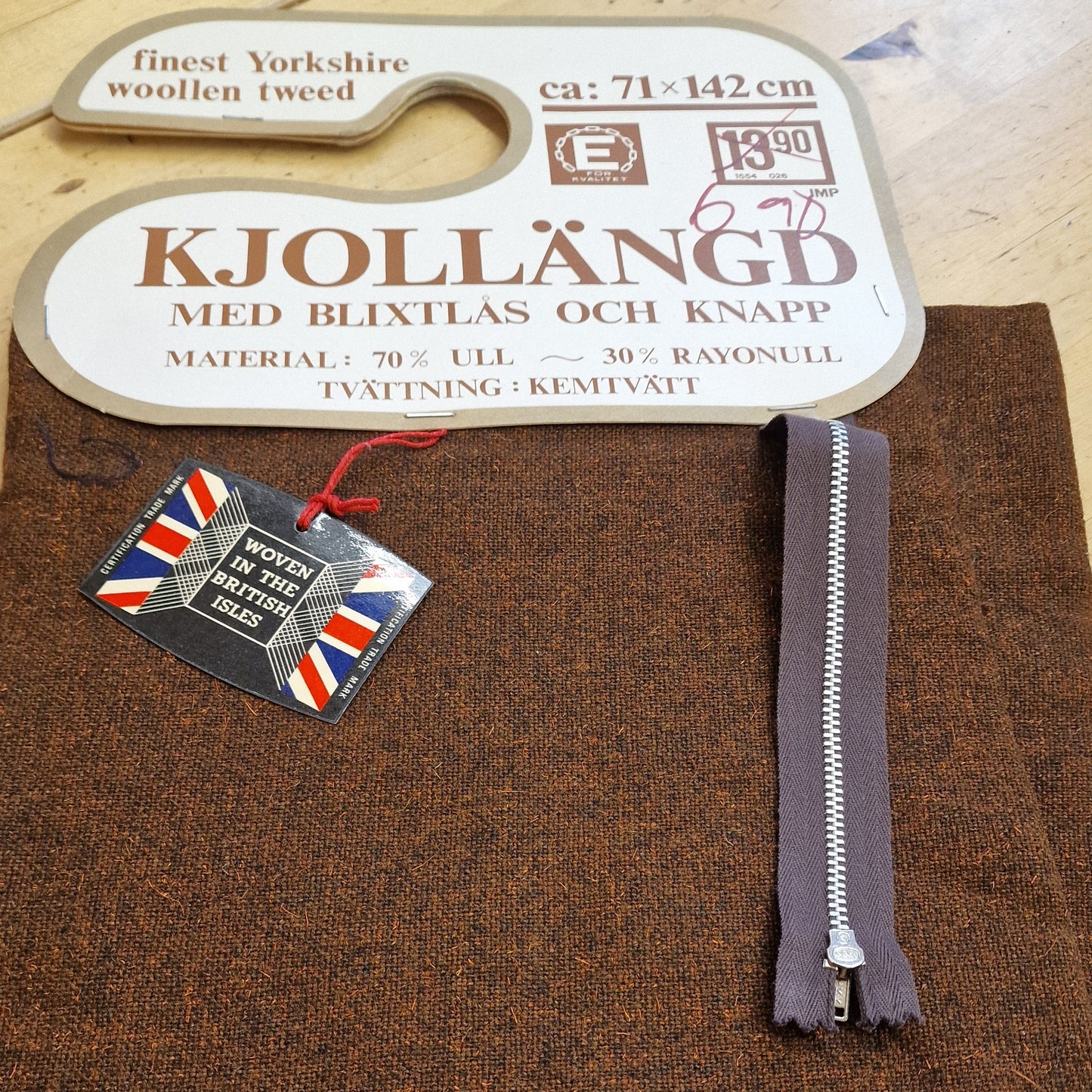 Kjollängd med blixtlås och knapp- TEXTIL-LOPPIS