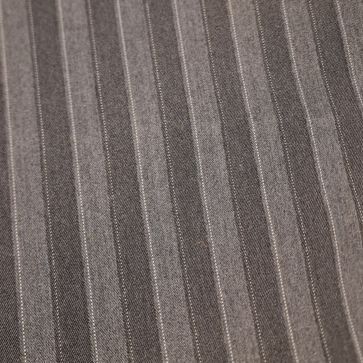 Kritstrecksrandigt kostymtyg - TEXTIL-LOPPIS
